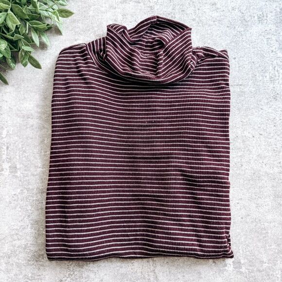 American Eagle Burgundy Stripe Soft & Sexy Long Sleeve Turtle Neck Top Size XS - Picture 1 of 5